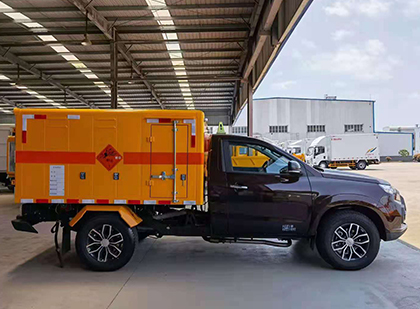 青山湖爆破器材运输车